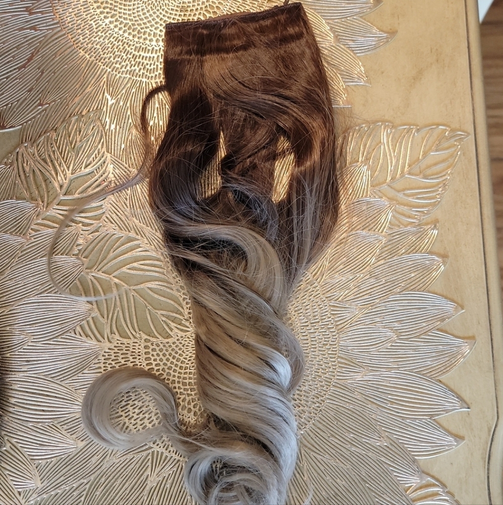 Brown Blonde 20" long synthetic straight hair extensions halo wire fish line